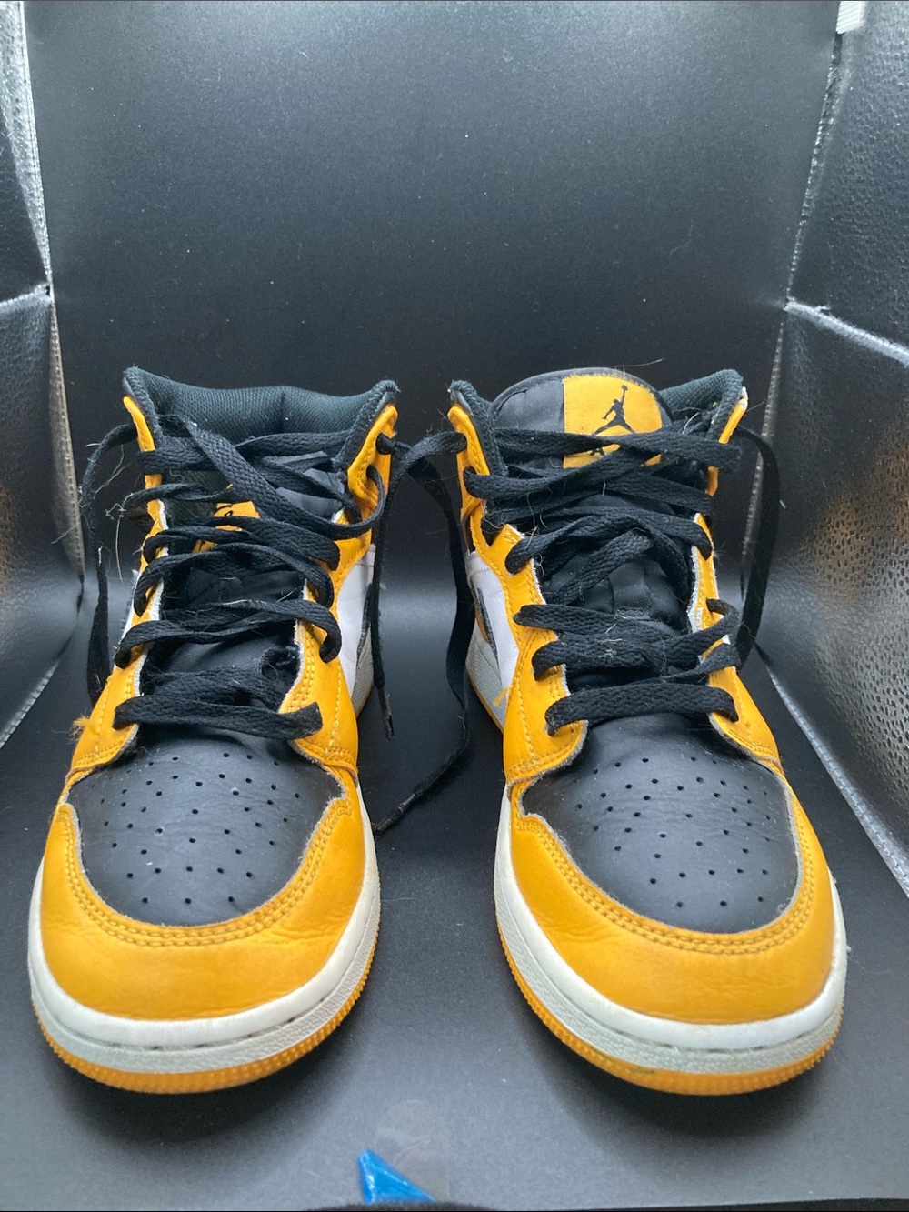 Air Jordan 1 yellow